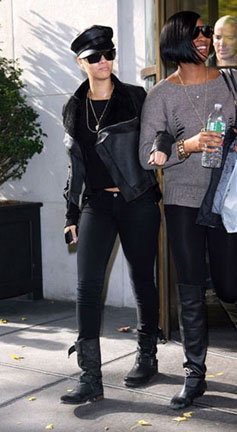 Rihanna3 Rihanna3